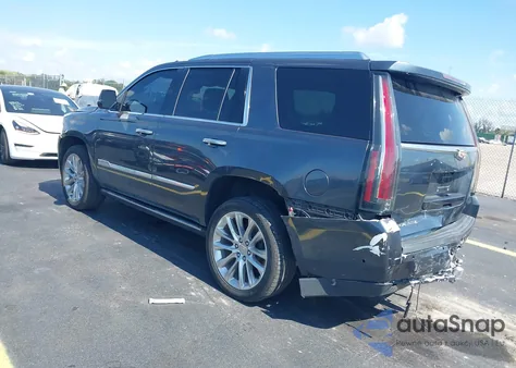 2019 Cadillac Escalade Premium Luxury z USA, uszkodzony, nr VIN 1GYS3CKJ5KR249877